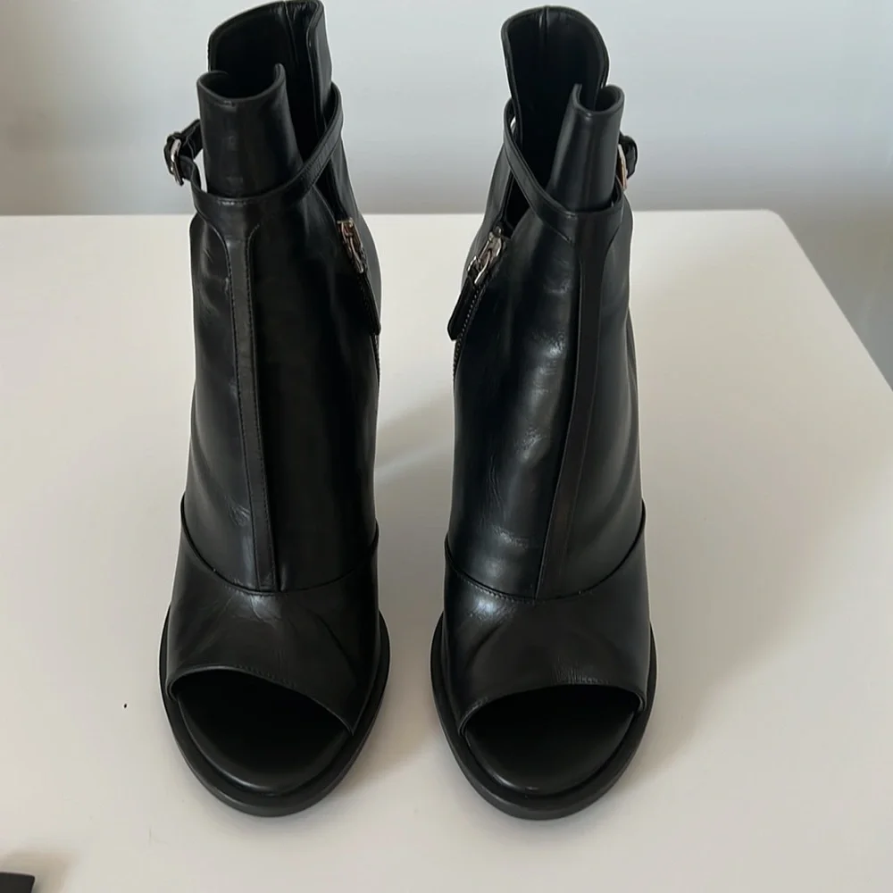 Jil Sander leather peep toe bootie